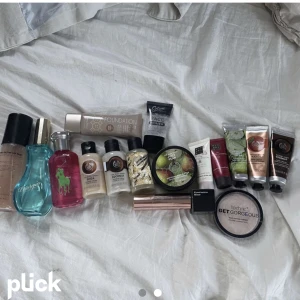 Skönhets kitt - Säljer detta kitt med lite blandade produkter i. En del av produkterna är oanvända, en del testade och en den använda. Min beräkning kom fram till att om allt hade kostat nypris, så hade hela kittet kostat 2036kr (kan ha fel) och jag säljer detta för 300👌🏼