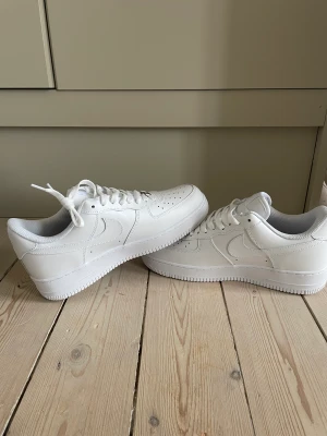 Air force 1 - Helt nya airforce 1 storlek 43. Önskas fler bilder eller andra frågor så är det bara att skicka PM.