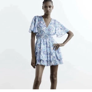 Klänning - En jättegullig klänning från zara 💗