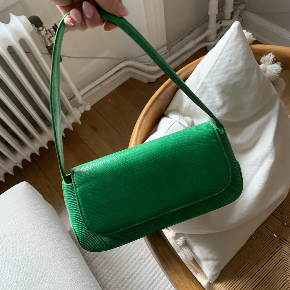 Grön handväska 💚. Väskor.
