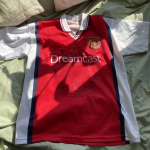Arsenal tröja - Arsenal supportermerchandise.  Skick 10/10
