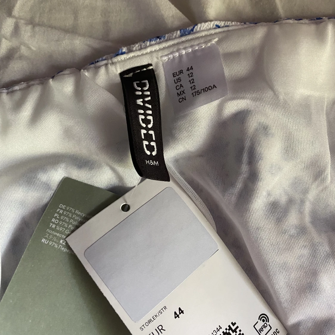 Blommig klänning - 91