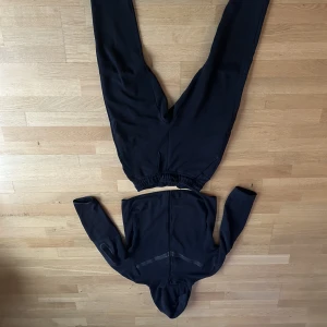 Helt svart Nike tech set  - Använder inte längre 