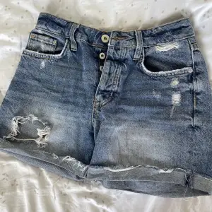 Jeans shorts från River Island, storlek 34/36 💙