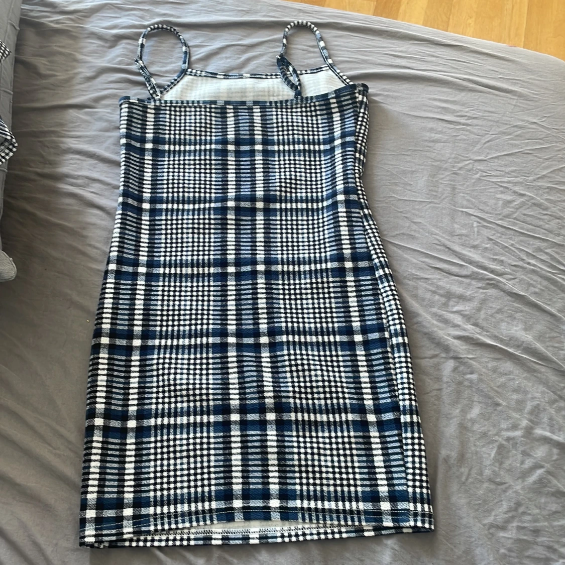 En jätte fin klänning, har använt den 2 gånger  - 90