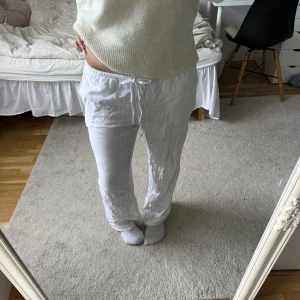 Linnebyxor  - De populära linnebyxorna från hm, använda 1 sommar men fortfarande bra skick 