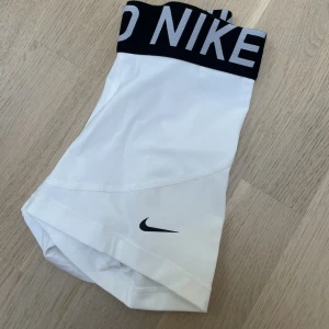 Nike PRO shorts  - Som nya!