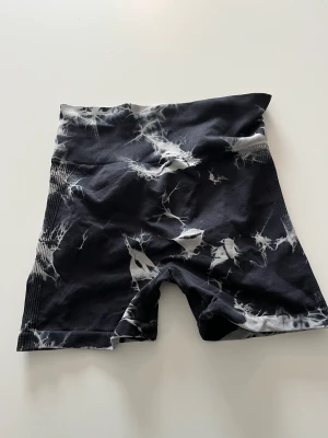 Teåningsshorts - Träningsshorts med scrunch, storlek s 