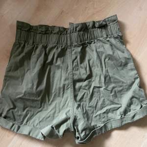 Shorts från H&M har knappts används stl 44