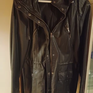 Skinnjacka m/l - Skinnjacka  mycket lite använd Storlek m/ l