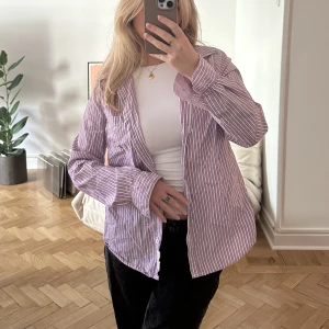 Färgglad skjorta  - Färgglad skjorta, Djerf Avenue inspirerad 💕