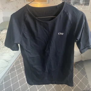 Träningströja  - Använd några gånger men i fint skick. Köparen står för frakt 📦 