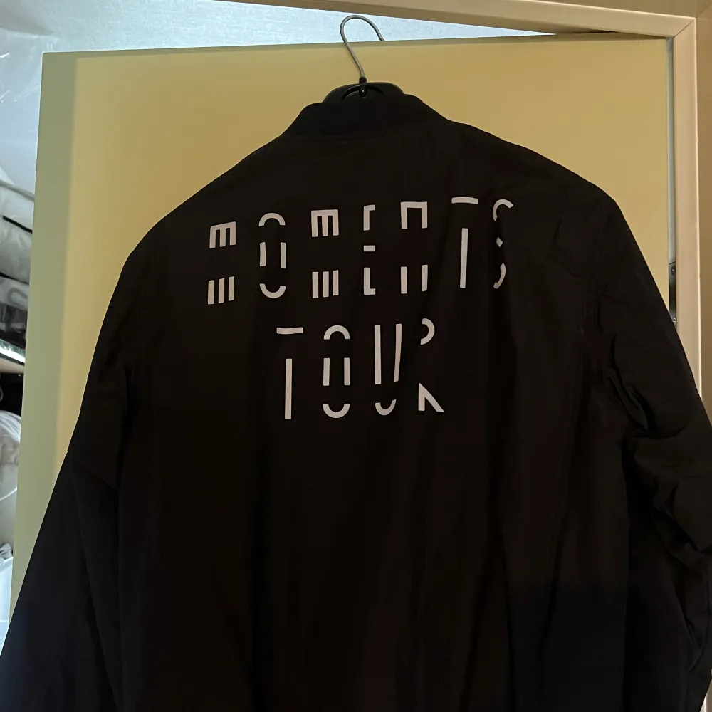 Bomberjacka från Marcus & martinus moments tour 2018.. Jackor.