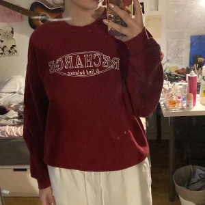 Tröja - Röd tröja med tryck Ingen huva Jätte mysig