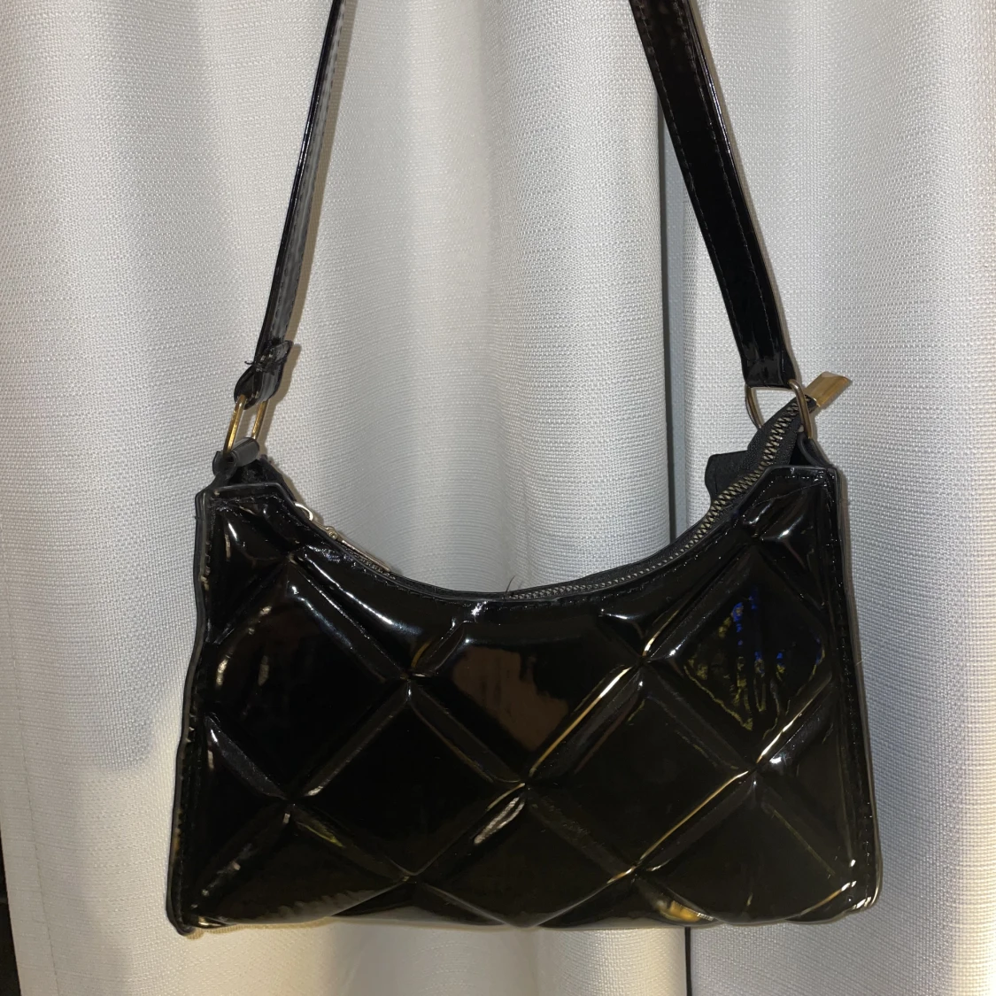 svart handväska  - 90