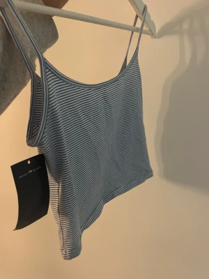 Linne brandy Melville  - Oanvänt linne med lapp kvar. Superfint och skönt material 💞
