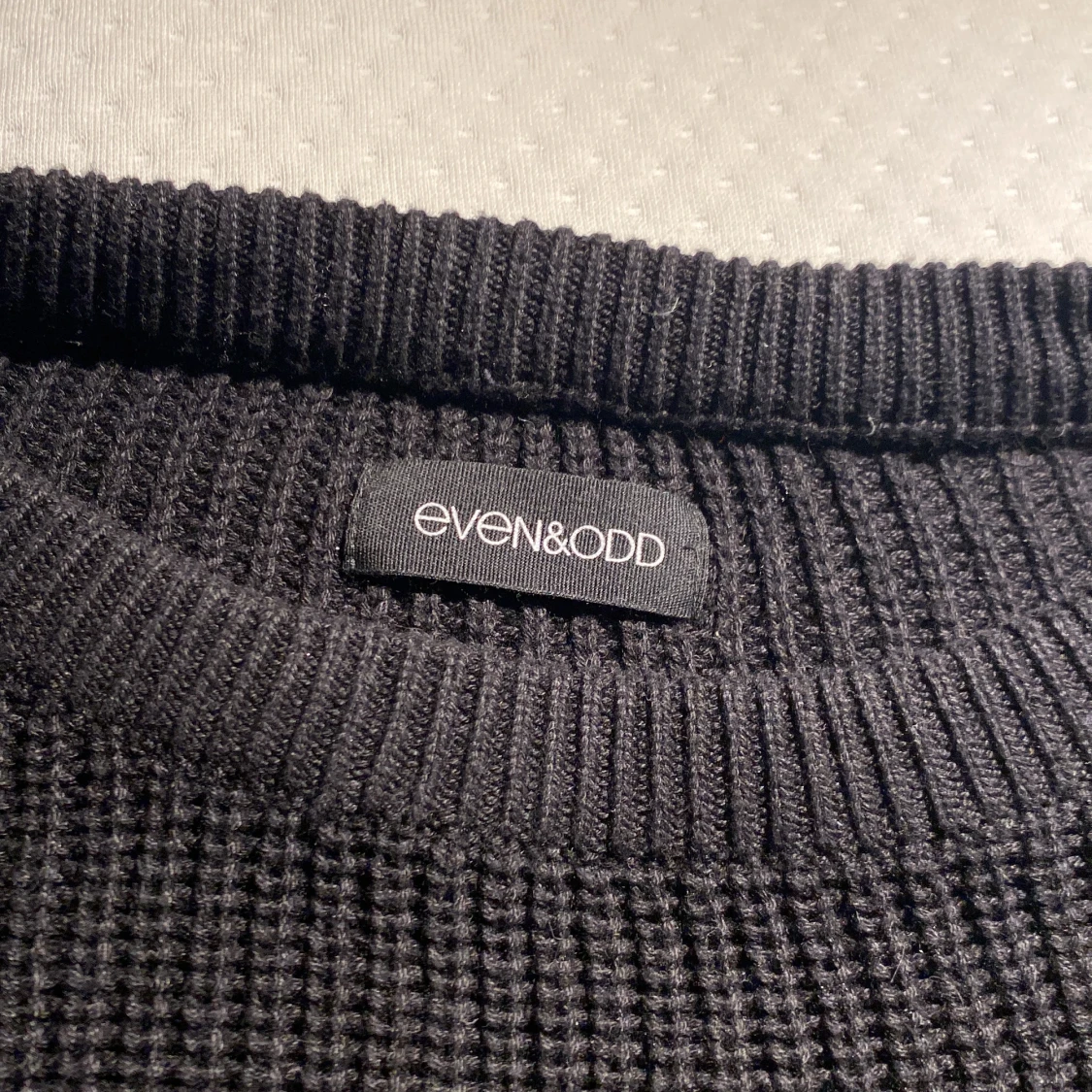 Svart stickad tröja  - 91