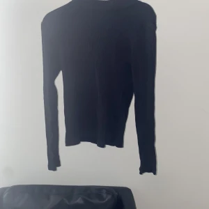 Långärmadetröja - Hej jag säljer min långärmad tröja💗