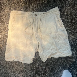 Linneshorts  - 9/10 skick Nypris ca 700kr
