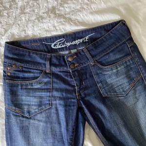 Esprit jeans med rak/bootcut modell. Jag är 172💕 pris kan föreslås