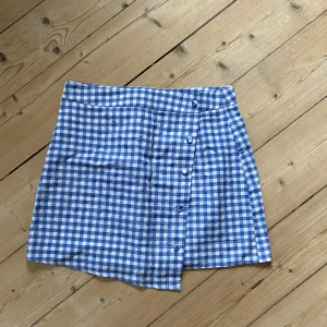 Kjol - Kjol från Shein. Aldrig använd. Stl M