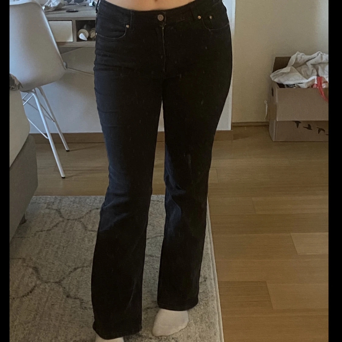 Svarta bootcut jeans - 90