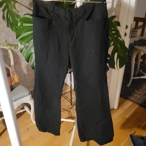 Bootcut kostymbyxor - Dem är jävligt nice tyvär för kort för mig