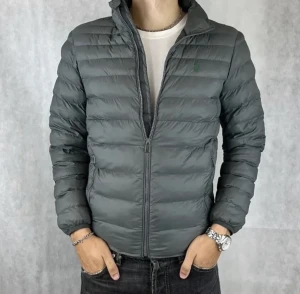 Ralph lauren dunjacka - Säljer nu min ralph lauren dunjacka då den är för liten. Storleken är xs men sitter mer som en S/M (bild lånad)