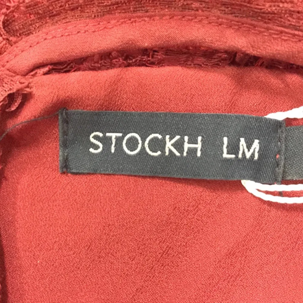Klänning från STOCKH LM.  Storlek: 40 Material: Bomull, Polyester, polyamid Använd, men utan anmärkning.. Klänningar.