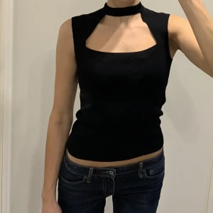 Zara topp - Säljer min favorit zara topp i mycket bra skick!😍 Jag har fler bilder