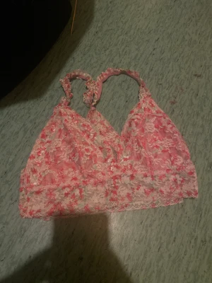 Topp - Fin rosa blommig top 