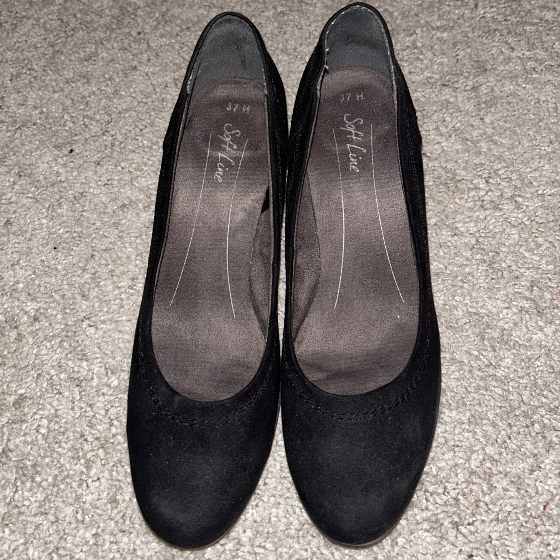 Svarta klackskor mocka 