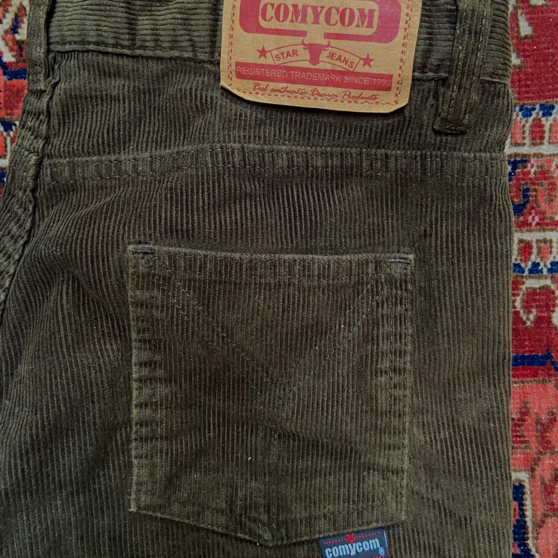 Utsvängda manchesterjeans - 90