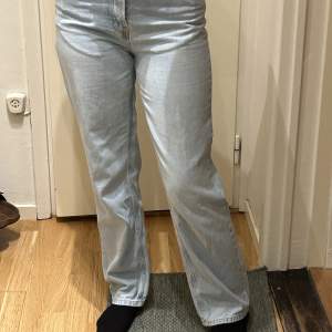 Dickies jeans, bar knappt de och nu är de försmå. Köpte de för 900kr, i bra skick, pris kan diskuteras, läs profils beskrivning) Kontakta för mer detaljer