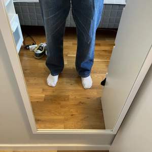 Jeans från Levi’s, modell 519, storlek W29, L32