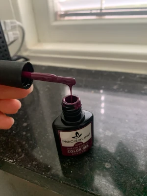 Color gel - Helt ny, säljer i färgen A026 8 ml. Aldrig använd💜🦄