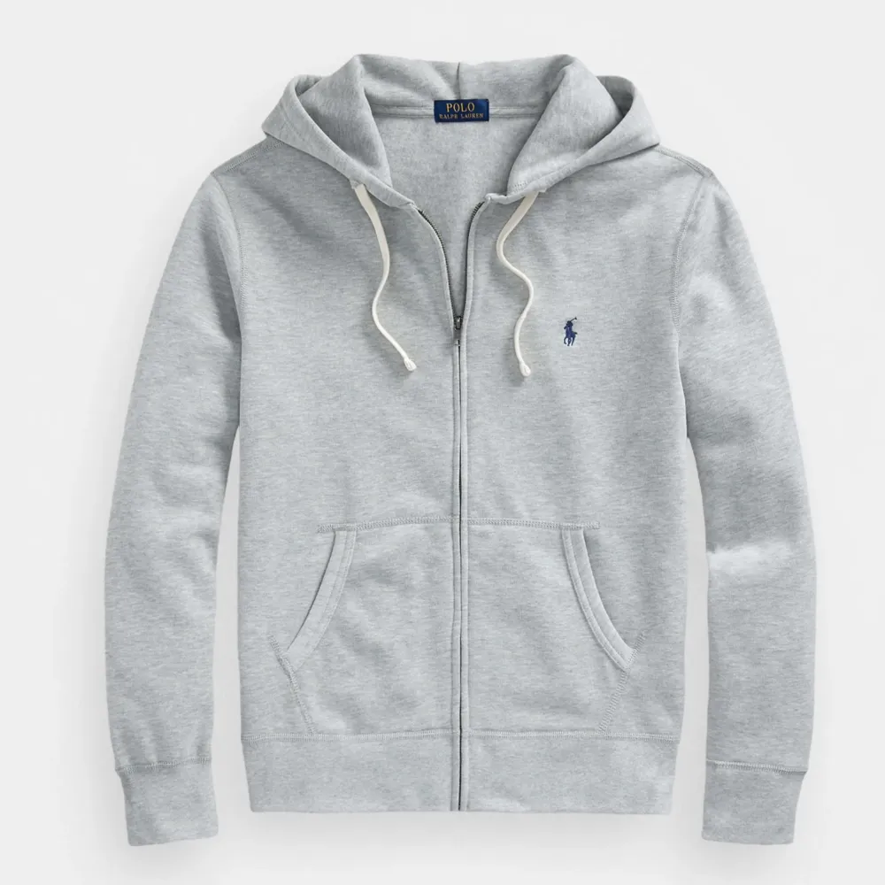 Säljer denna jättefina Ralph Lauren hoodie i storlek M.  Den är i bra skick men inte ovanvänd, pris kan diskuteras och skriv privat för fler bilder!💓. Hoodies.
