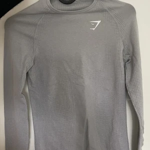 Gymshark tröja - Grå träningströja från gymshark, storlek s.