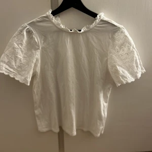 Söt topp - Söt topp från vila i storlek 38 men som även passar 36! Bra skick! 