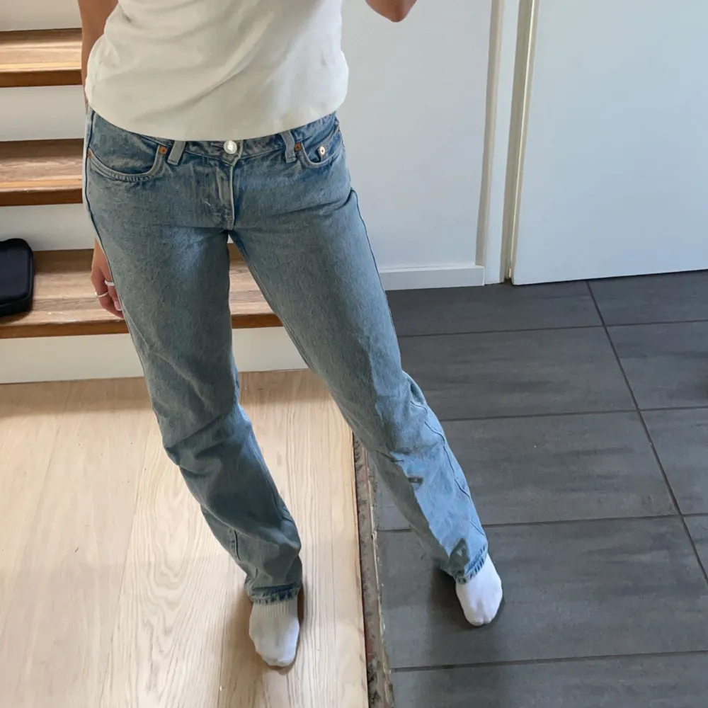 Low Waist jeans från Weekday💕. Jeans & Byxor.