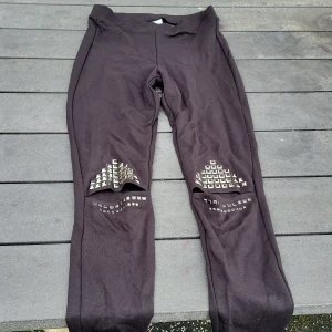 Byxor - HELT OANVÄNDA 