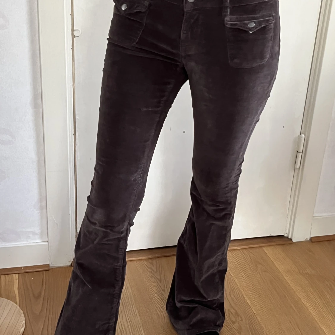 Bruna lågmidjade byxor - 90