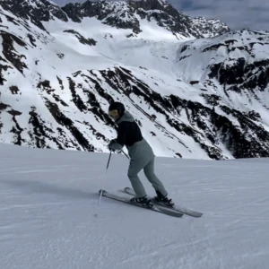 Scott skidsett  - Säljer mitt skitsett från scott 💓 Endast använd 1 v så i fint skick, finns en liten defekt på baksidan (skriv privat för närmre bild) 🫶🏽🫶🏽 Nypris ca 5000❤️