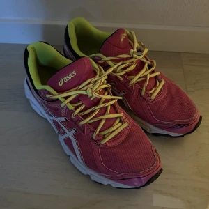 Löparskor - Löparskor från asics. 