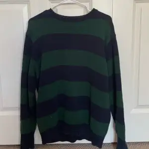 ”Brianna sweater” från brandy melville. Bra skick, skriv vid frågor ! nypris runt 400-450