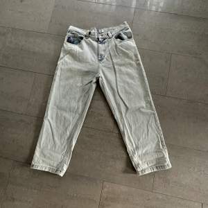Polar jeans baggy! Skate stil! Använda fåtal gånger! Som nya!pris kan diskuteras🙌sälj pga byte av stil!