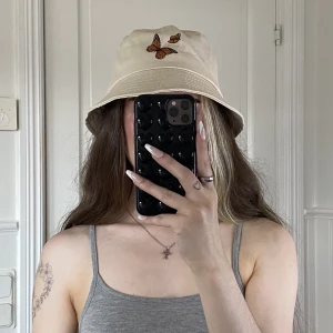 Bucket hat  - Fin Bucket hat som inte kommit till användning, säljer för 70 kr plus frakt 💖