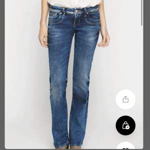 säljer mina lågmidjade LTB jeans i modellen valarie, köpta för 799kr, använda tre gånger sparsamt, spegelbilderna visar hur de sitter på men första bilden visar färgen 