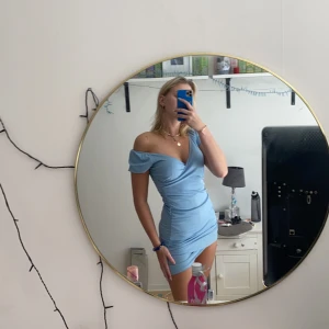 Blå klänning - Blå klänning