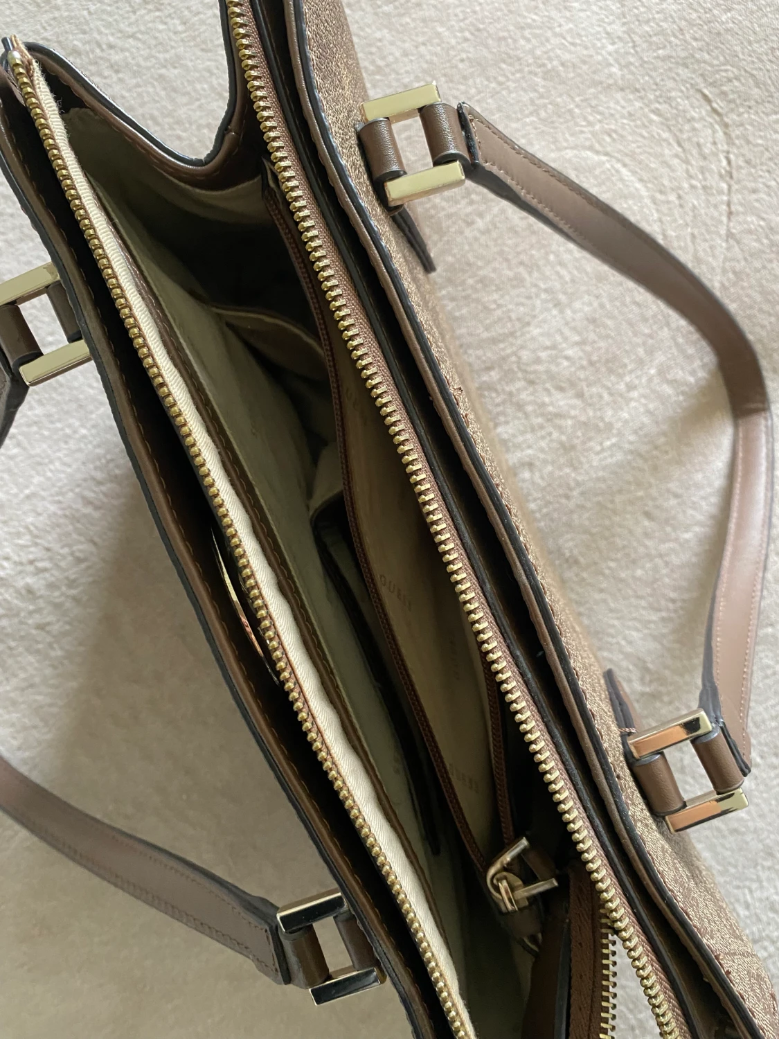 Guess handväska - 90